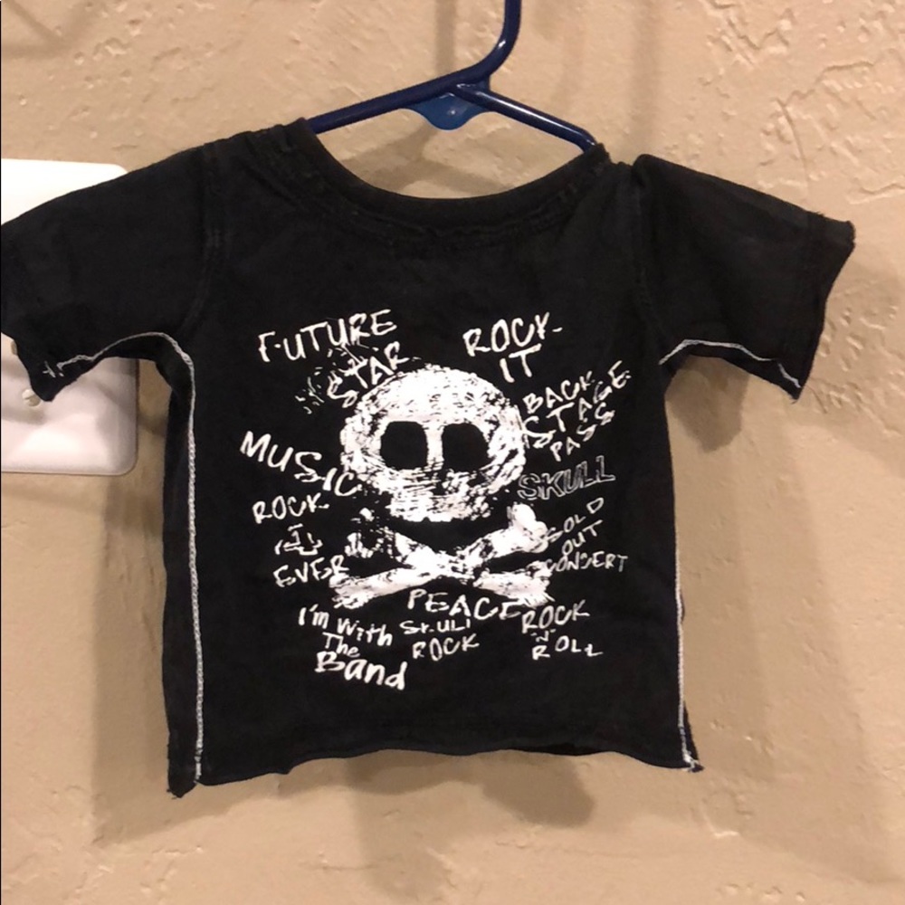 Skull tee